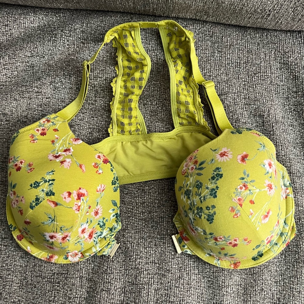 NWOT Cacique front close bra from Lane Bryant. - Picture 2 of 4